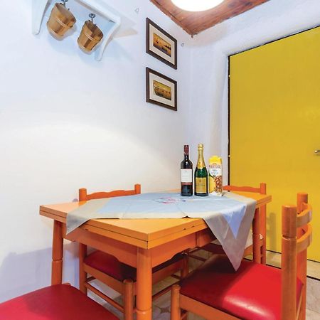 Amazing Apartment In Novi Vinodolski With Wifi Exteriér fotografie