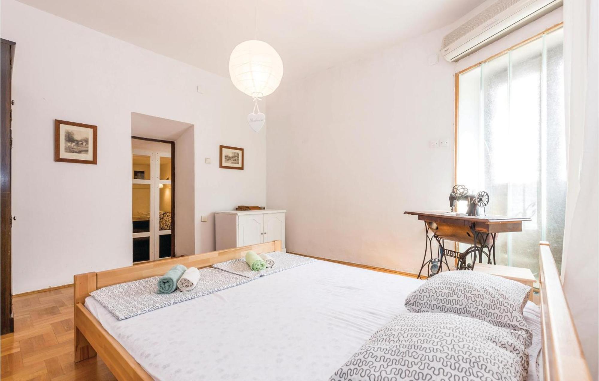 Amazing Apartment In Novi Vinodolski With Wifi Exteriér fotografie