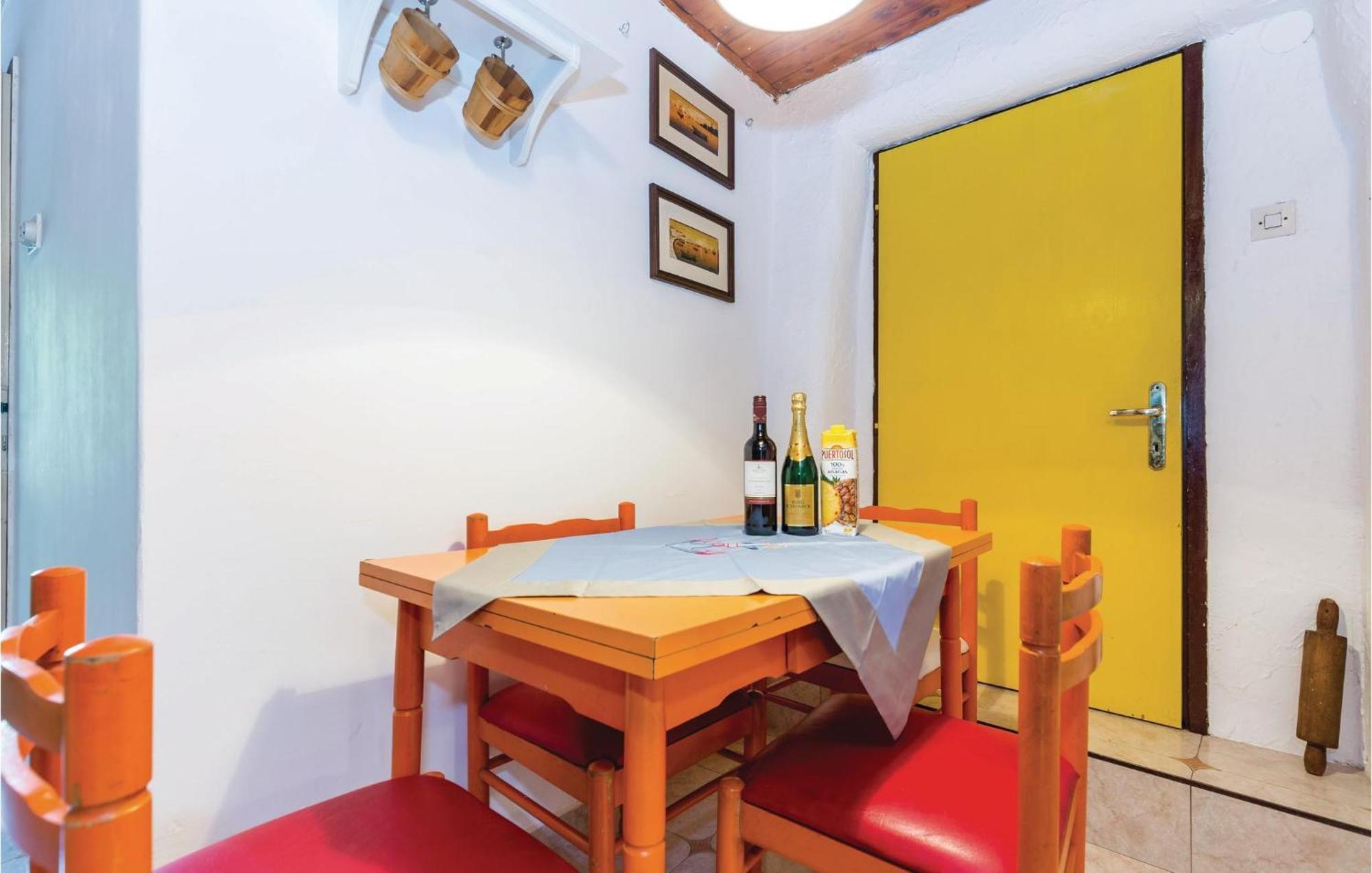 Amazing Apartment In Novi Vinodolski With Wifi Exteriér fotografie