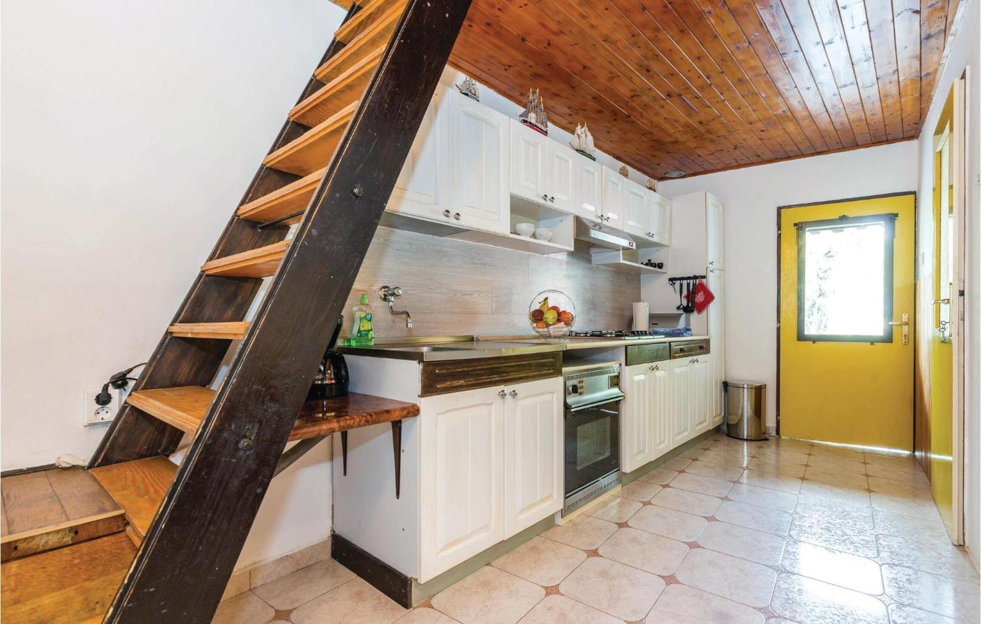 Amazing Apartment In Novi Vinodolski With Wifi Exteriér fotografie